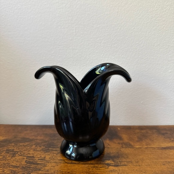 Unique Art Nouveau Glossy Black Open Flower Petal Pottery Vase Planter USA 827 - Picture 2 of 4